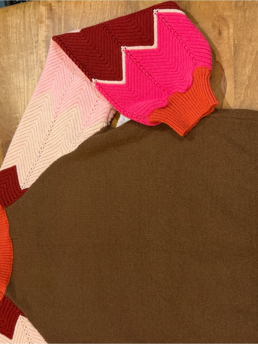 Pink Lily Brown Sweater w/ Pink, Red & Orange Stripes on Puffy Sleeves Size M - Picture 10 of 11